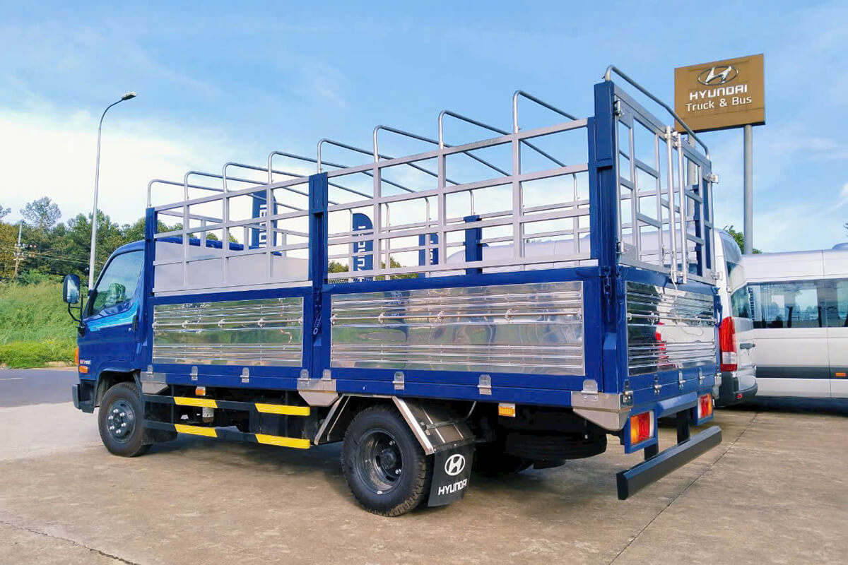 Tổng thể về ngoại thất xe W750